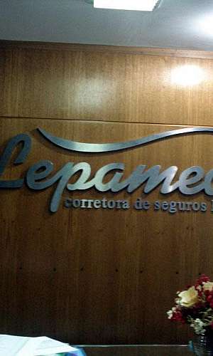 Letra caixa de inox Letra caixa de inox