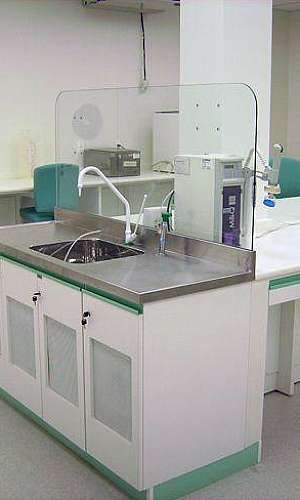 Mobiliário para laboratório de análises clínicas Mobiliário para laboratório de análises clínicas