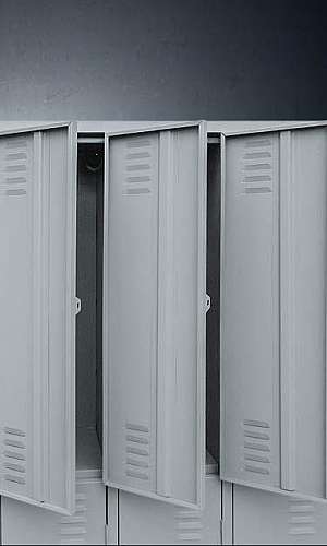 Roupeiro de aço com 8 portas Roupeiro de aço com 8 portas